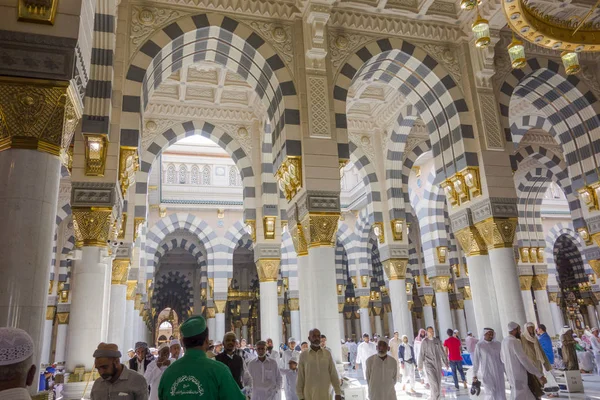 Madina Arabia Saudita Diciembre 2014 Vista Interior Masjid Nabawi Mezquita —  Fotos de Stock