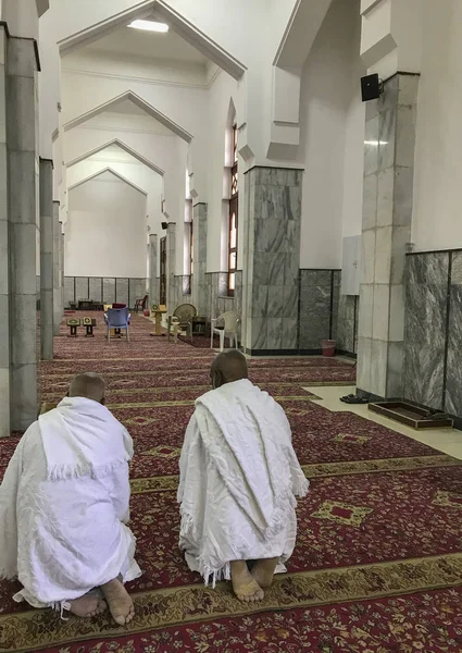 TAIF, SAUDI ARABIA-JANUARY 22, 2018 : Interior shot of pilgrim m — Stock Photo, Image