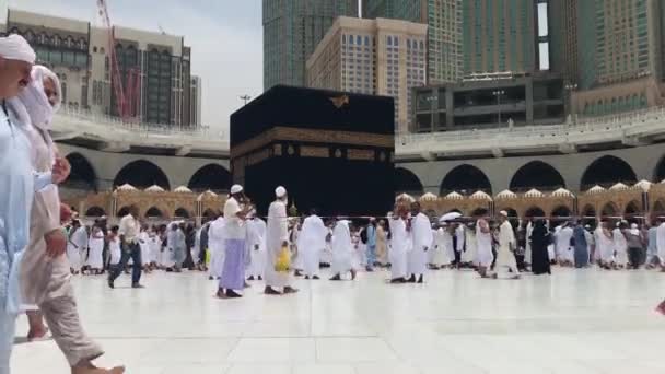 Mekka Arabia Saudyjska Circa 2019 Maja Muzułmańscy Pielgrzymi Okrążyć Kaabah — Wideo stockowe