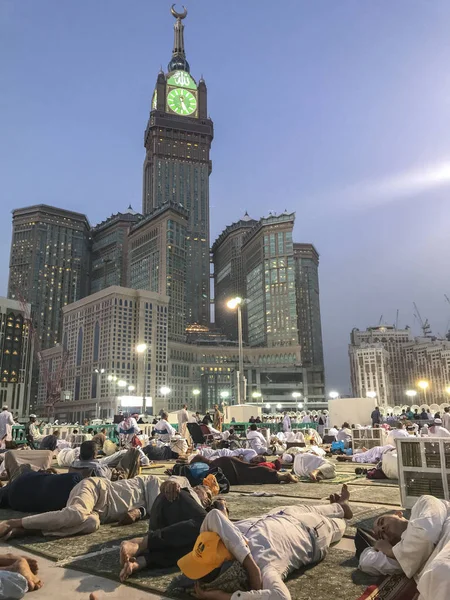 Madina Королівство Саудівська Аравія Травня 2019 Група Мусульманських Паломників Відпочивайте — стокове фото