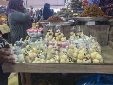 Kuala Terengganu, Malezya-31 Temmuz 2019 : Tezgahlar satılıyor