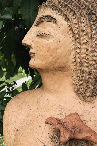 Detalle de una escultura de piedra egipcia, día, al aire libre, primer plano — Foto de Stock