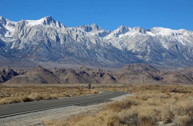 Yol ve Mt Whitney - Sierra Nevada Dağları, Kaliforniya