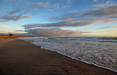 Waihi Beach, sunrise - Bowentown, Yeni Zelanda