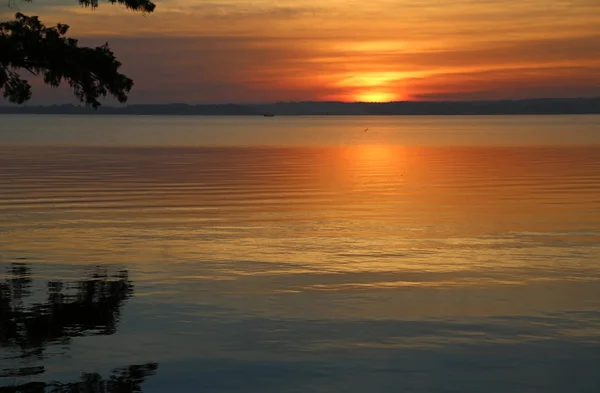 日出反射 里尔福湖州立公园 田纳西州 — 图库照片