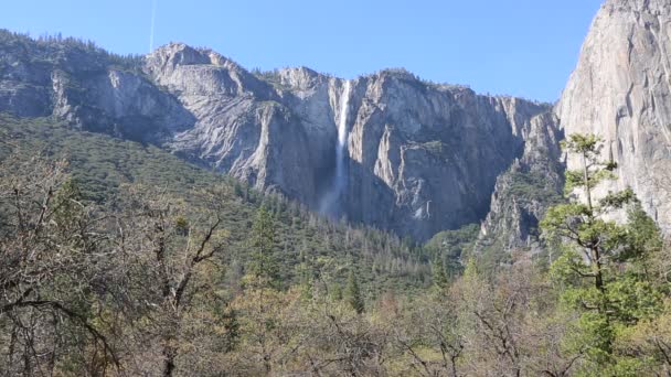 Ribbon Fall Национальный Парк Йосемити Калифорния — стоковое видео