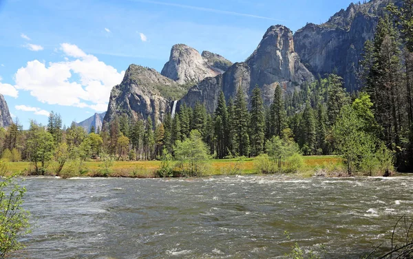 Rio Merced Parque Nacional Yosemite Califórnia — Fotografia de Stock