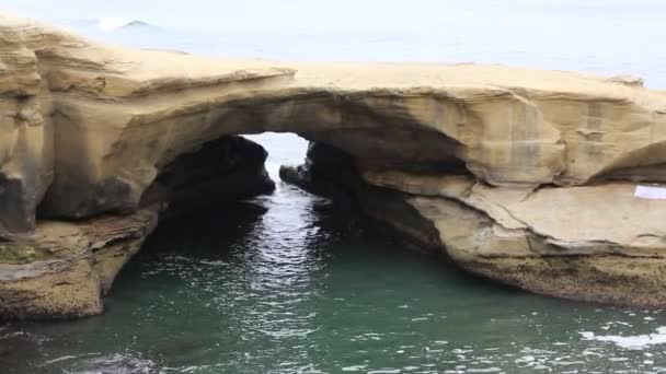 Kuş Doğal Arch Günbatımı Kayalıklarla Tabiat Parkı Diego Olabilir California — Stok video