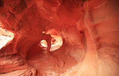 Windstone Arch ve turuncu cliff - Vadisi yangın State Park, Nevada