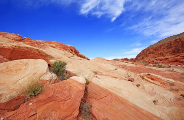 Mavi kırmızı manzara - Vadisi yangın State Park, Nevada