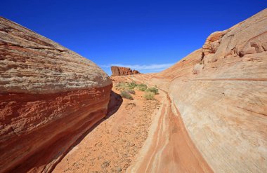 Gibraltar rock arasında uçurumlar - Vadisi yangın State Park, Nevada görüntülemek