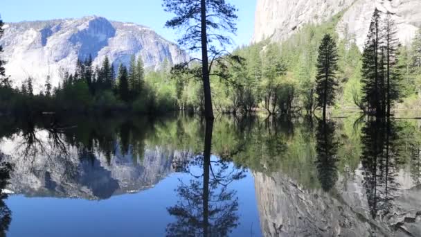 风景反射在镜子湖 优胜美地国家公园 加利福尼亚 — 图库视频影像