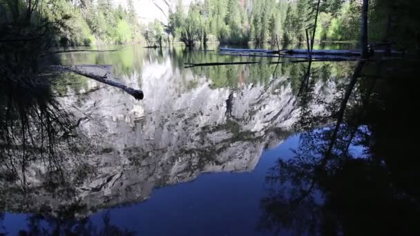 Odraz Zrcadle Lake Yosemitský Národní Park Kalifornie — Stock video