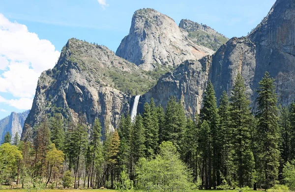 Queda Bridalveil Vale Yosemite Parque Nacional Yosemite Califórnia — Fotografia de Stock