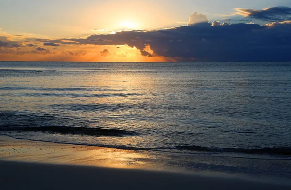 Sonnenaufgang Hinter Wolken Riviera Maya Mexiko — Stockfoto