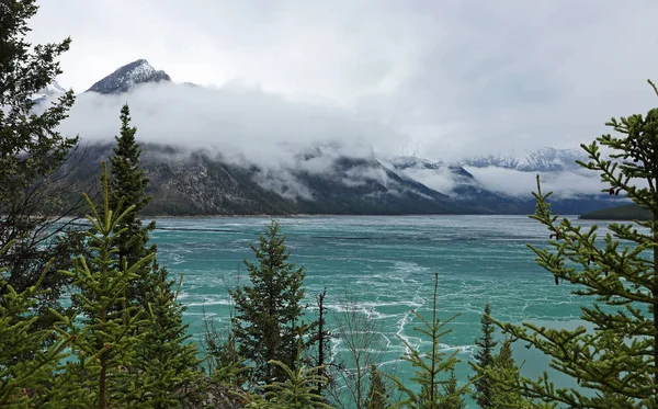 Widok Jezioro Minnewanka Banff National Park Alberta Kanada — Zdjęcie stockowe