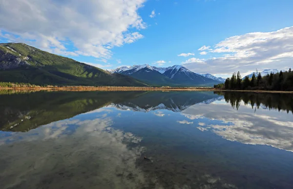 Double Landscape Vermilion Lake Banff National Park Alberta Canada — Stock Photo, Image