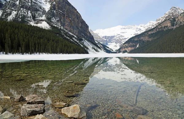 Água Limpa Lago Louise Parque Nacional Banff Alberta Canadá — Fotografia de Stock