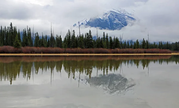 Rundle Clouds Vermilion Lake Banff National Park Alberta Canada — Stock Photo, Image