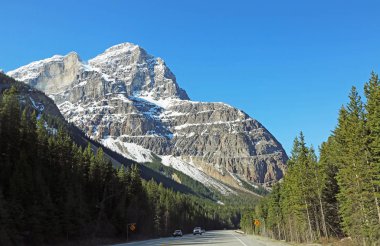 Cathedral Mountain - Yoho Milli Parkı, British Columbia, Kanada