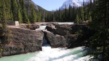 Doğal köprü - Yoho Milli Parkı, British Columbia, Kanada, yatay