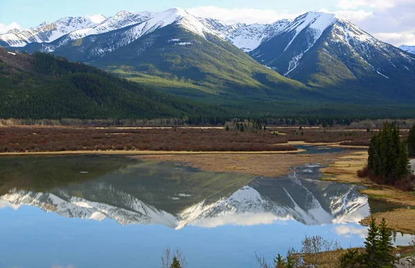 Pico Sundance Lago Vermilion Parque Nacional Banff Alberta Canadá — Foto de Stock