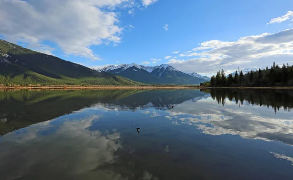 Double Landscape Vermilion Lake Banff National Park Alberta Canada — Stock Photo, Image