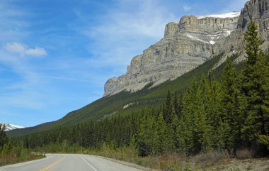 Icefield Parkway ve uçurumlar, Alberta, Kanada