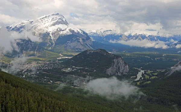 Banff Bow River Valley Kilátással Kén Hegy Banff Nemzeti Park — Stock Fotó