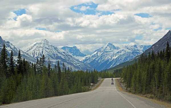 Conducción Parque Nacional Kootenay Columbia Británica Canadá — Foto de Stock