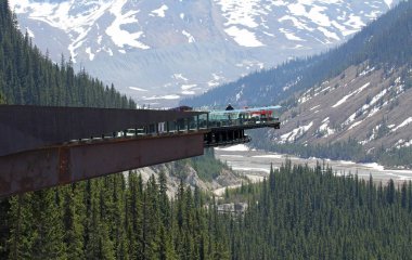 The skywalk - Sunwapta Valley - Columbia Icefield, Alberta, Canada clipart