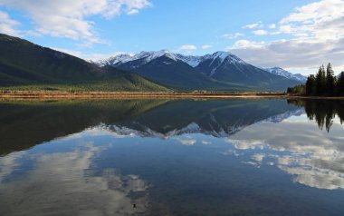 Sunset ve Sundance Peak - Banff Ulusal Parkı, Alberta, Kanada