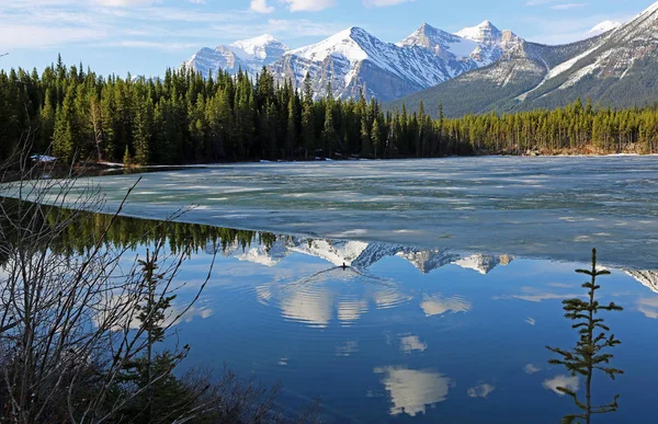 Alba Sul Lago Herbert Banff National Park Alberta Canada — Foto Stock