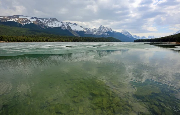 Maligne Lake Jasper National Park Альберта Канада — стоковое фото