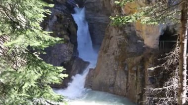 Johnston Canyon Şelaleler - Banff Np, Alberta, Kanada