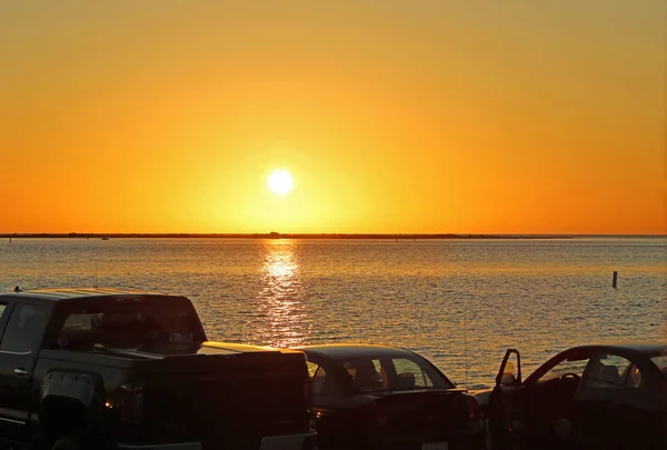 Sonnenuntergangsbeobachter Auto Dunedin Florida — Stockfoto