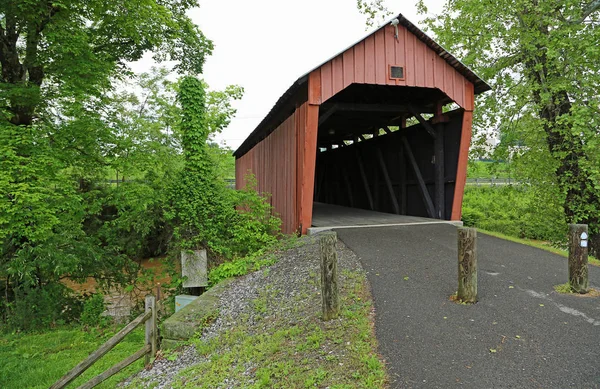 Entering Simpson Creek Covered Bridge West Virginia — Stock Photo, Image