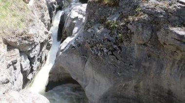 Maligne Creek Şelalesi - Jasper Np, Kanada