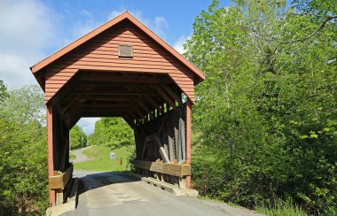 Laurel Creek Köprüsü 'nden geçen yol, 1910 Batı Virginia.
