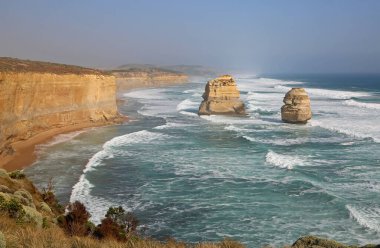 İki havariyle Pasifik kıyısı - 12 Havari - Port Campbell Ulusal Parkı, Victoria, Avustralya