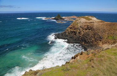 Piramit Kayası ile Manzara - Phillip Adası, Victoria, Avustralya