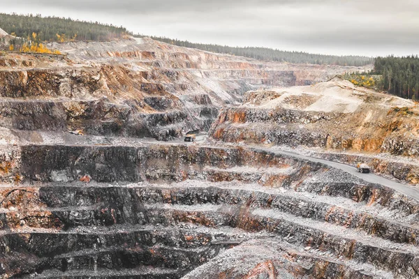 Gruv Industri Och Järn Malm Utvinning Tunga Gruvmaskiner Panoramautsikt Från — Stockfoto