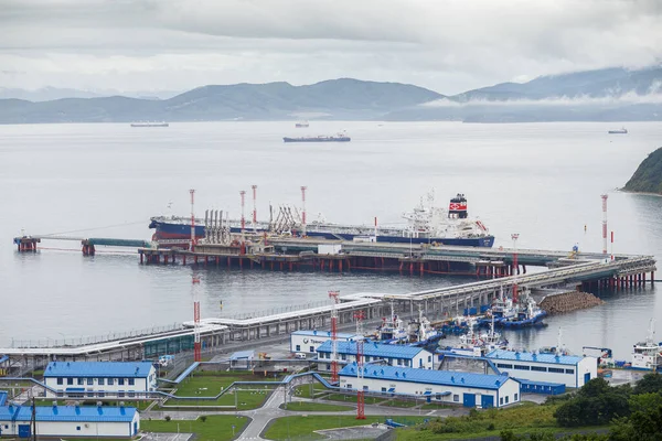 Doğu Sibirya 'nın Terminal noktasındaki petrol tankeri gemisi Pasifik Okyanusu boru hattı. Ortak hisse senedi şirketi 