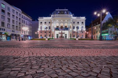                                Bratislava gece, Slovakya başkenti