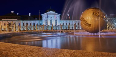                               Bratialava gece, Slovakya