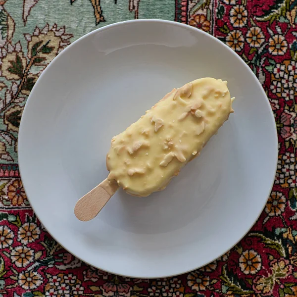 Plaka üzerinde buz lolly