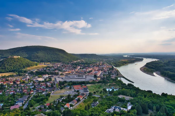 Hainburg, Avusturya'daki Braunsberg Dağı'ndan manzara