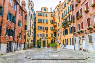 Avlu Venedik, İtalya