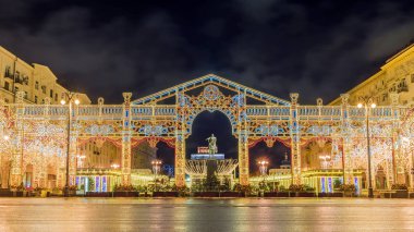 Noel Moskova'da. Tverskaya Meydanı Moskova