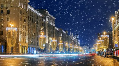 Noel Moskova'da. Şenlikli Tverskaya street Moskova'da dekore edilmiştir.